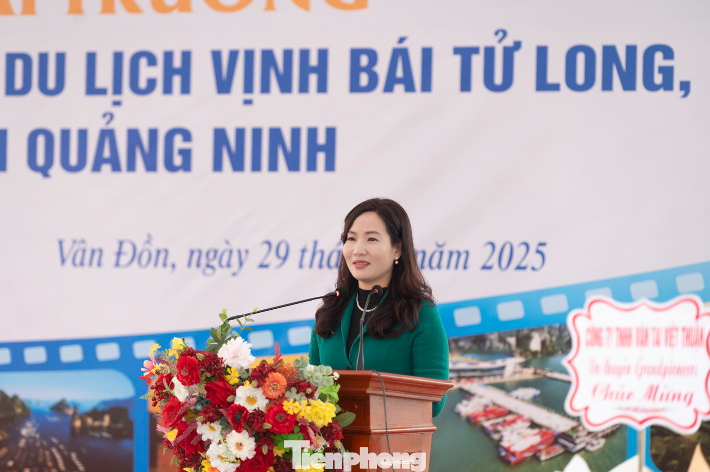 Bà Nguyễn Thị Hạnh - Phó Chủ tịch UBND tỉnh Quảng Ninh - phát biểu tại lễ khai trương. Ảnh: Quốc Nam. Bà Nguyễn Thị Hạnh - Phó Chủ tịch UBND tỉnh Quảng Ninh - phát biểu tại lễ khai trương. Ảnh: Quốc Nam.