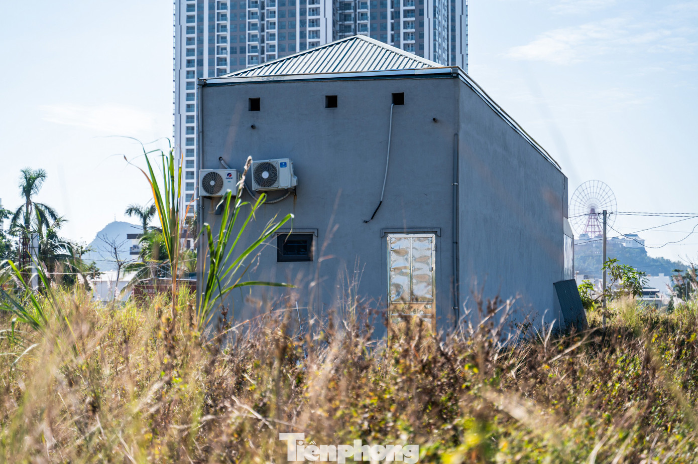 Chủ tịch phường Cao Xanh thông tin thêm, hiện dự án này có 11 công trình xây dựng trái phép, trong đó có 8 trường hợp đã lập hồ sơ xử lý, xử phạt hành chính.