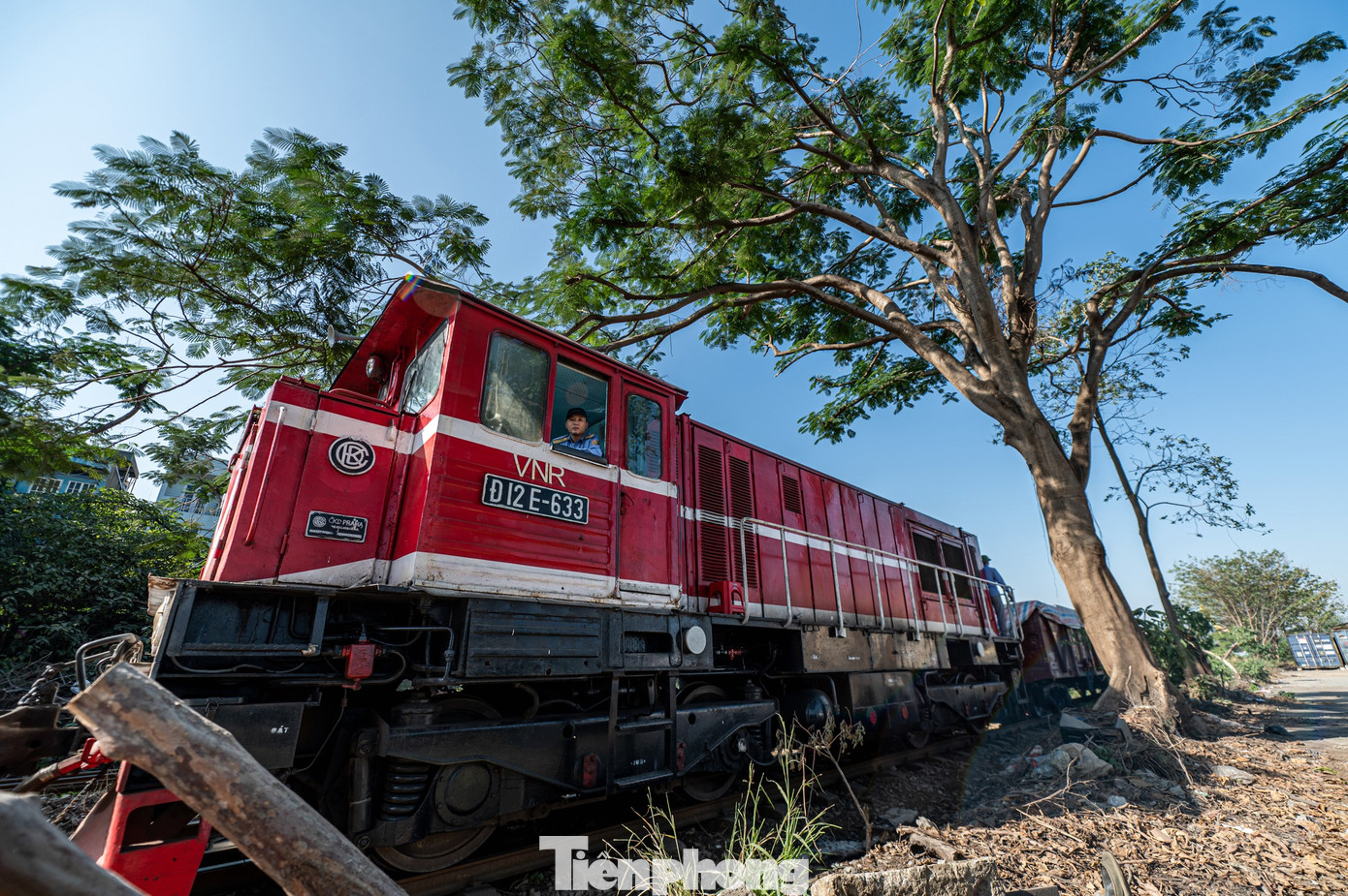 Khi được xây dựng, cảng Hoàng Diệu có kho bãi cùng hệ thống trang thiết bị xếp dỡ đồng bộ nên có ít có đối thủ cho đến tận cuối thế kỷ 20. Ngoài ra, cảng Hoàng Diệu là cảng duy nhất hiện nay trên cả nước có đường sắt kết nối trực tiếp, đồng bộ với đường sắt quốc gia (Hải Phòng - Hà Nội - Việt Trì - Lào Cai).