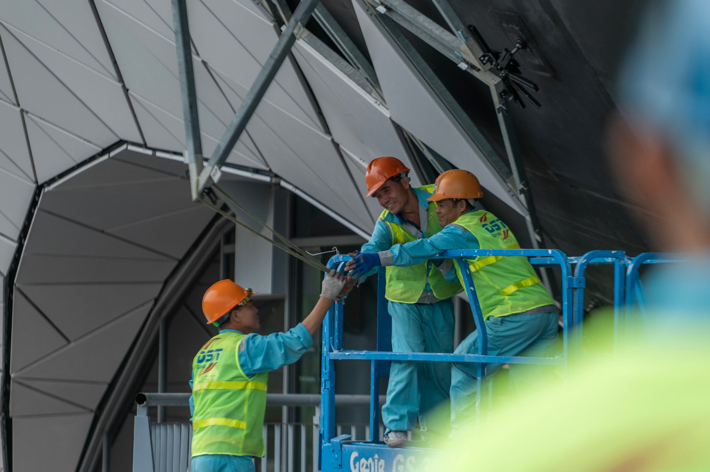 Sau khi thống kê các thiệt hại, Ban lên phương án sửa chữa và chỉ đạo các nhà thầu nhanh chóng chuẩn bị vật tư, trang thiết bị và máy móc khẩn trương sửa chữa đảm bảo hoàn thành xong trước Tết Nguyên đán Ất Tỵ 2025.