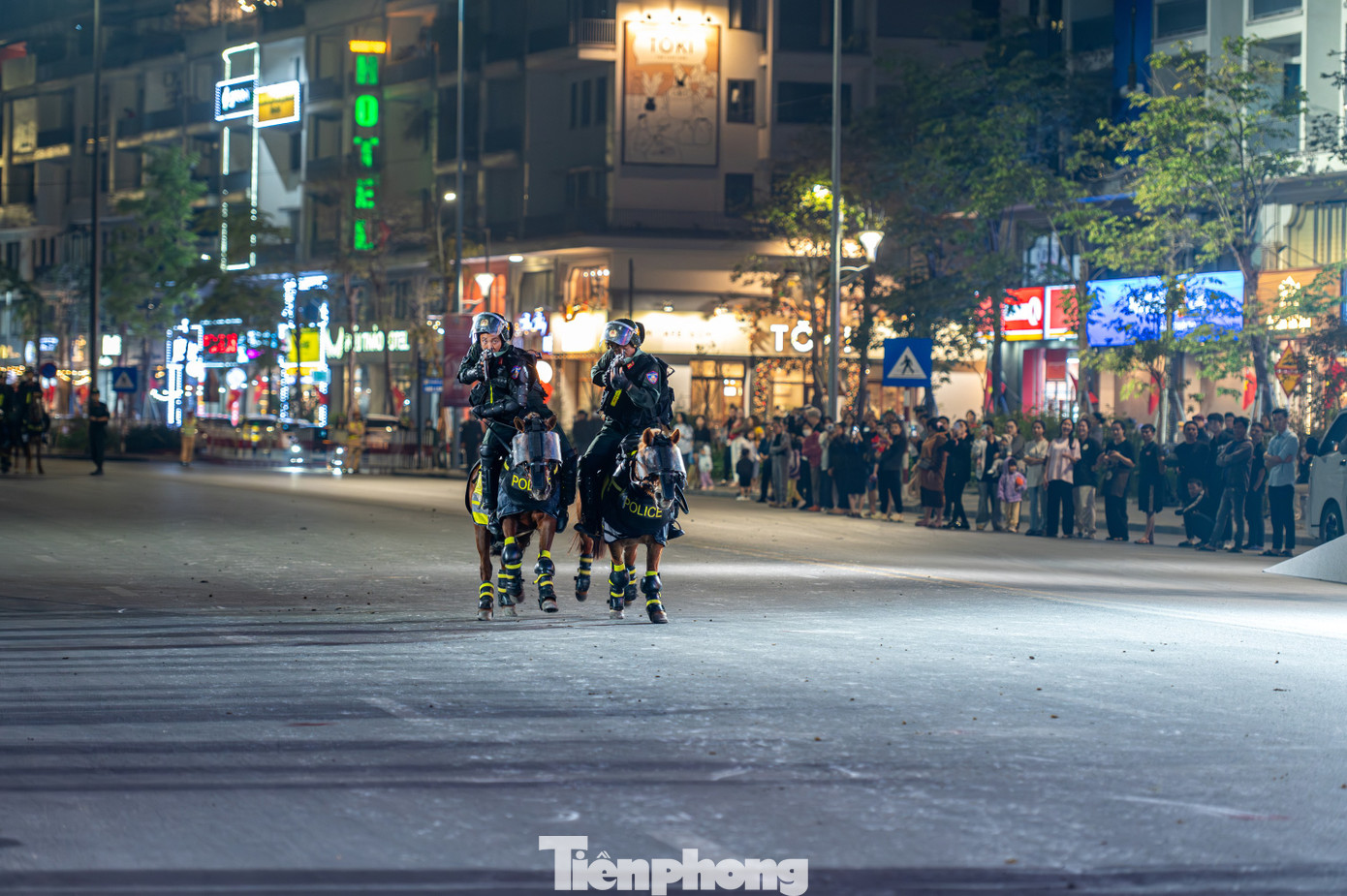 Tại lễ tổng duyệt, Đoàn Cảnh sát cơ động kỵ binh thuộc Bộ Tư lệnh Cảnh sát cơ động (Bộ Công an) cùng với 40 chú ngựa đã biểu diễn các phần chính, như: Điều khiển ngựa theo đội hình khối diễu hành; điều khiển ngựa chạy kiệu theo một hàng ngang; điều khiển ngựa chạy đại giải phóng 2 tay.