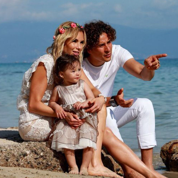 Chân dài đua nhau xin làm vợ người hùng Ochoa ảnh 3