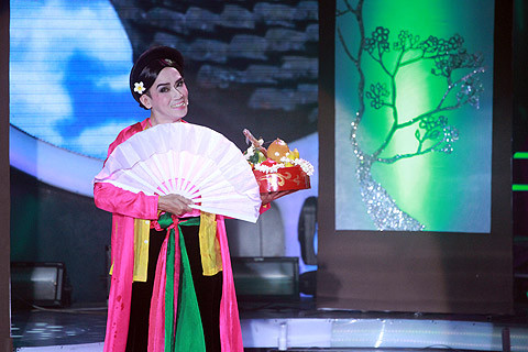 Những màn giả gái đỉnh cao ở Gương mặt thân quen ảnh 6