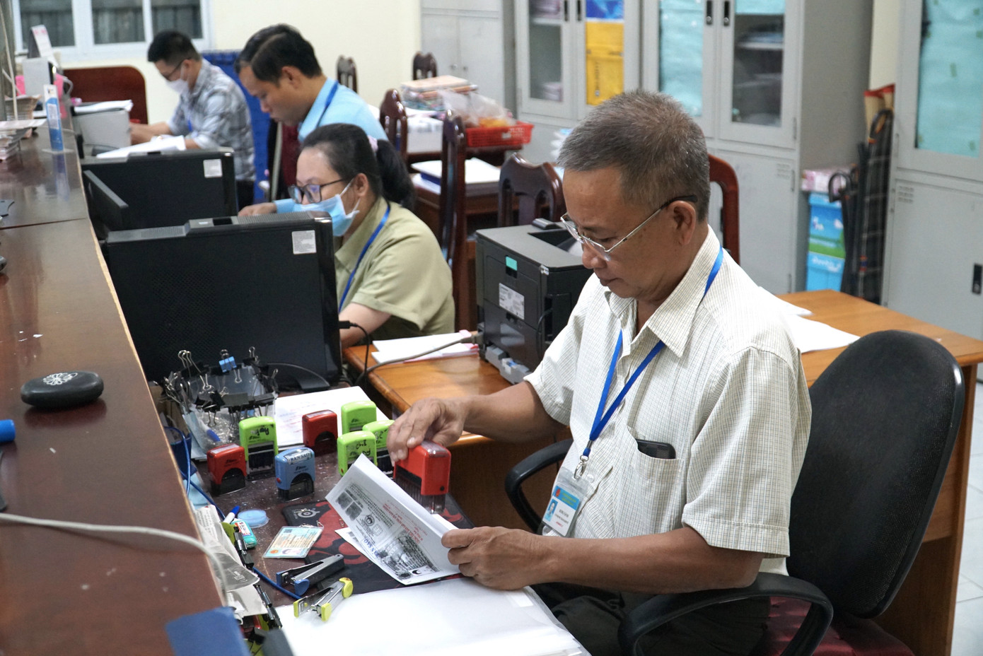 TP.HCM đề ra nhiều chính sách, chế độ đãi ngộ cán bộ. Ảnh: BẢO PHƯƠNG TP.HCM đề ra nhiều chính sách, chế độ đãi ngộ cán bộ. Ảnh: BẢO PHƯƠNG