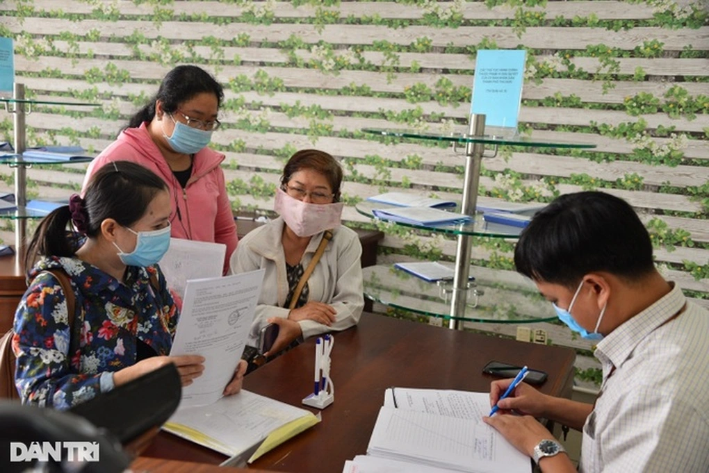 Áp lực công việc, tình trạng mất cân bằng cuộc sống là những vấn đề cán bộ, công chức TPHCM đang gặp phải (Ảnh: Q.Huy). Áp lực công việc, tình trạng mất cân bằng cuộc sống là những vấn đề cán bộ, công chức TPHCM đang gặp phải (Ảnh: Q.Huy).