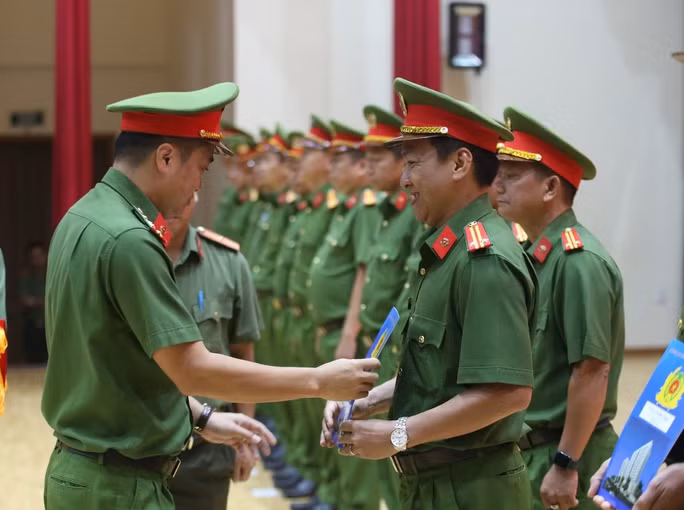 Quyết định quan trọng của Giám đốc Công an TP HCM về điều tra viên - Ảnh 2. Các điều tra viên được bổ nhiệm