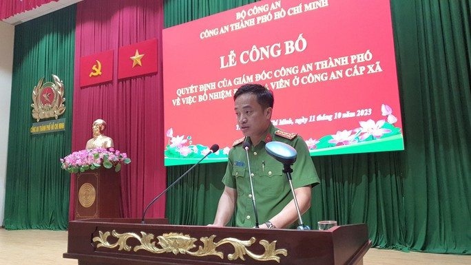 Đại tá Mai Hoàng phát biểu, chỉ đạo