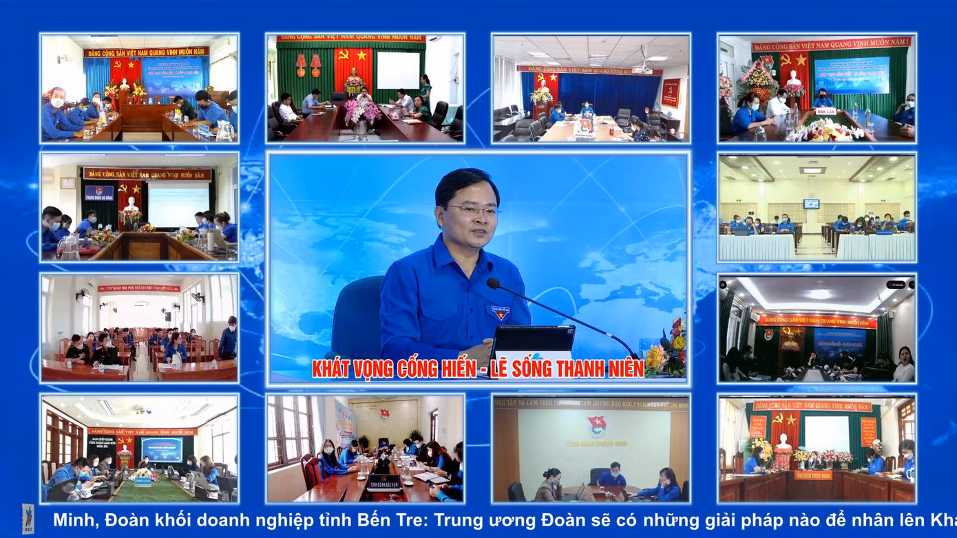 Bí thư thứ nhất Nguyễn Anh Tuấn và các đơn vị tham gia buổi đối thoại.