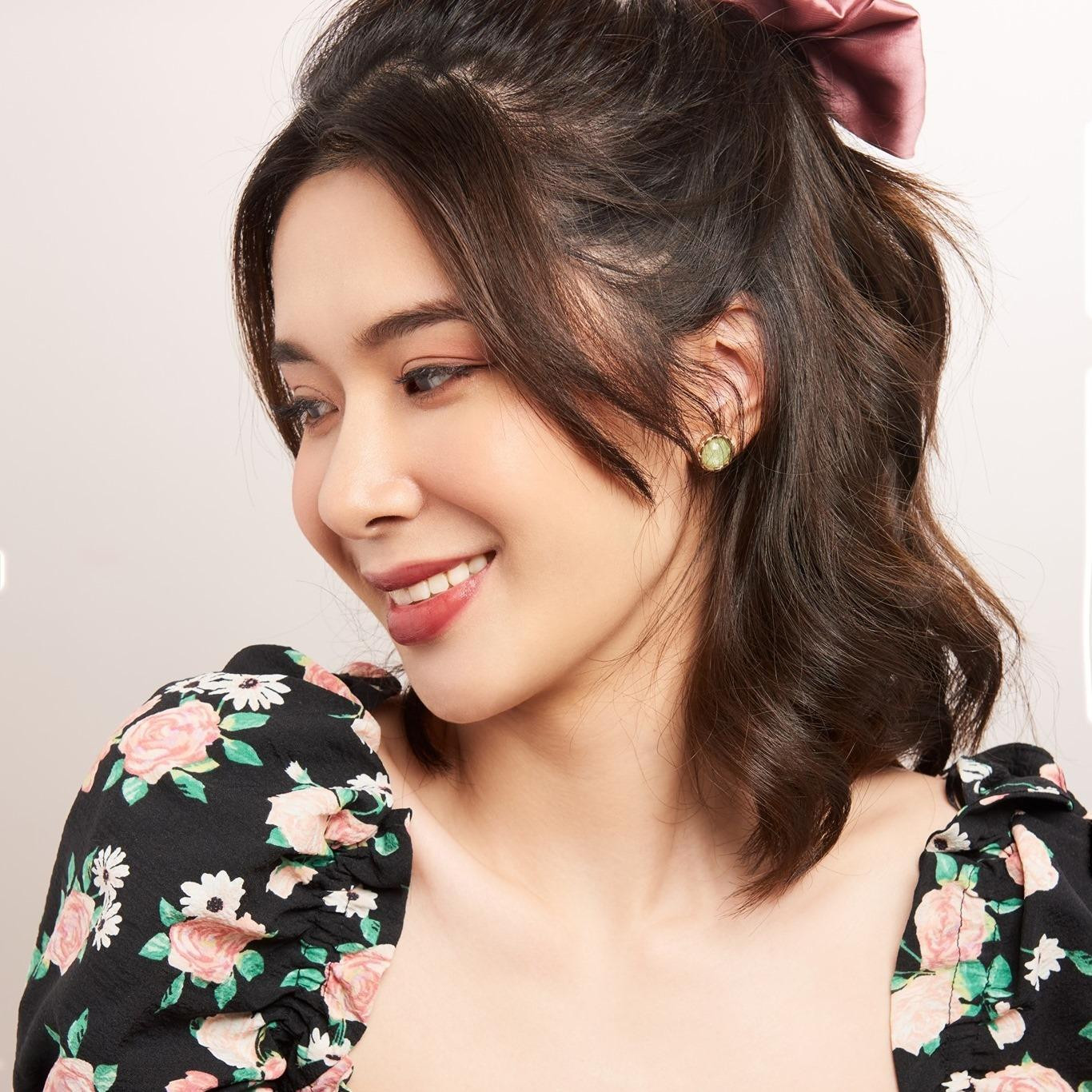 Sau 2 năm hoạt động, cô nàng được đánh giá là rạng rỡ và tự tin hơn. (Ảnh: FBNV)