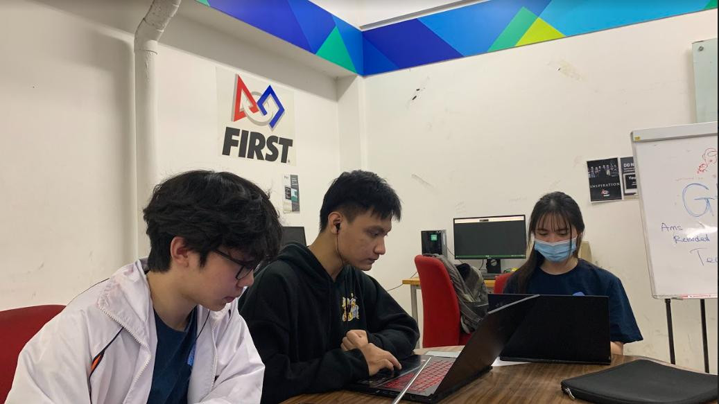 Các thành viên của PUV trong buổi học online đầu tiên. Các thành viên của PUV trong buổi học online đầu tiên.