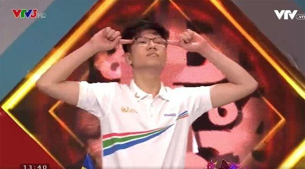 Việt Thái từng bị chỉ trích vì thái độ ăn mừng của mình. Việt Thái từng bị chỉ trích vì thái độ ăn mừng của mình.