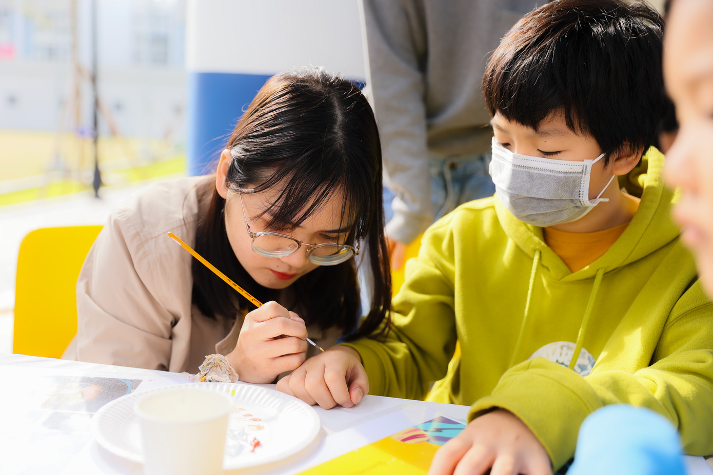 Tween tham gia các hoạt động khác của ngày hội.