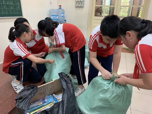 Phong trào thi đua được triển khai ở các trường học. Phong trào thi đua được triển khai ở các trường học.