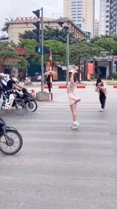 Không ít thử thách gây ảnh hưởng tới người khác.