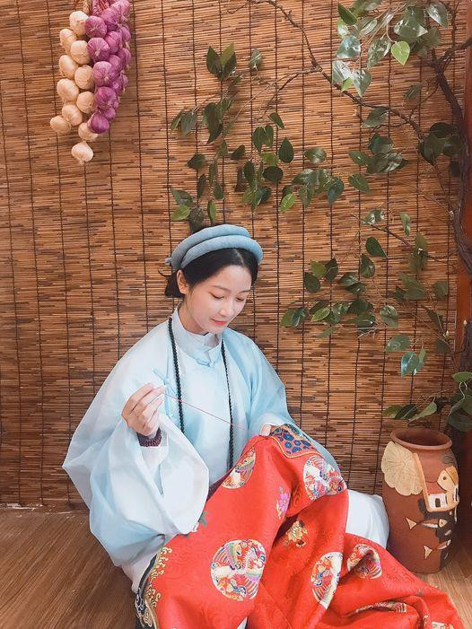 Ảnh: V'style - Việt Cổ Phục Cách Tân.