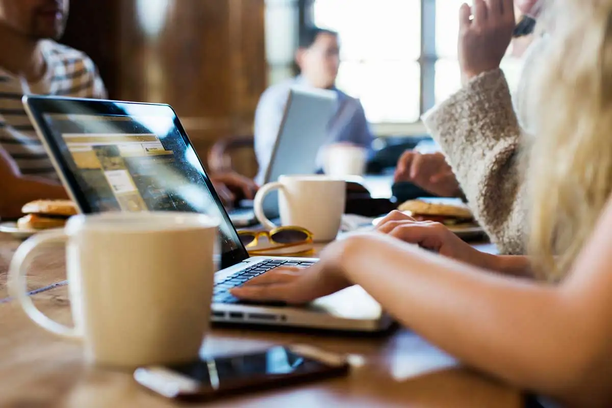 Tận hưởng Tết đúng nghĩa và dồn deadline vào một khung giờ nhất định để làm thật hiệu quả.