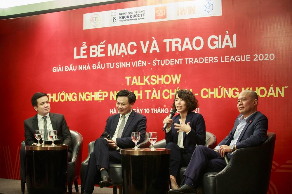 Buổi talkshow hướng nghiệp của các diễn giả giàu kinh nghiệm. Buổi talkshow hướng nghiệp của các diễn giả giàu kinh nghiệm.