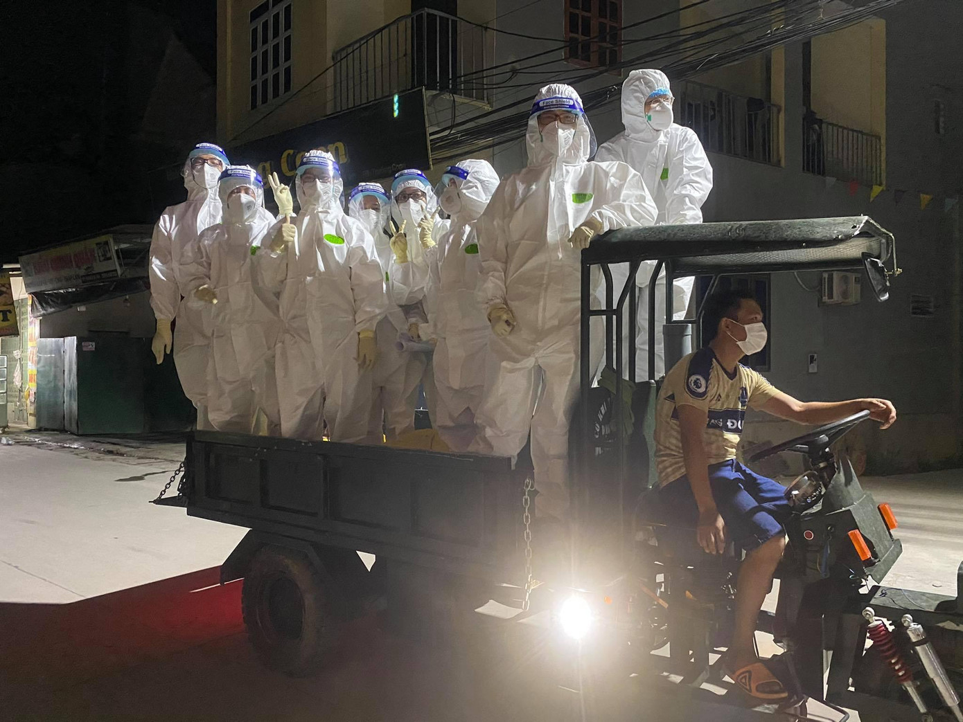 Trung Anh và phân đội sinh viên chi viện Bắc Giang. Trung Anh và phân đội sinh viên chi viện Bắc Giang.