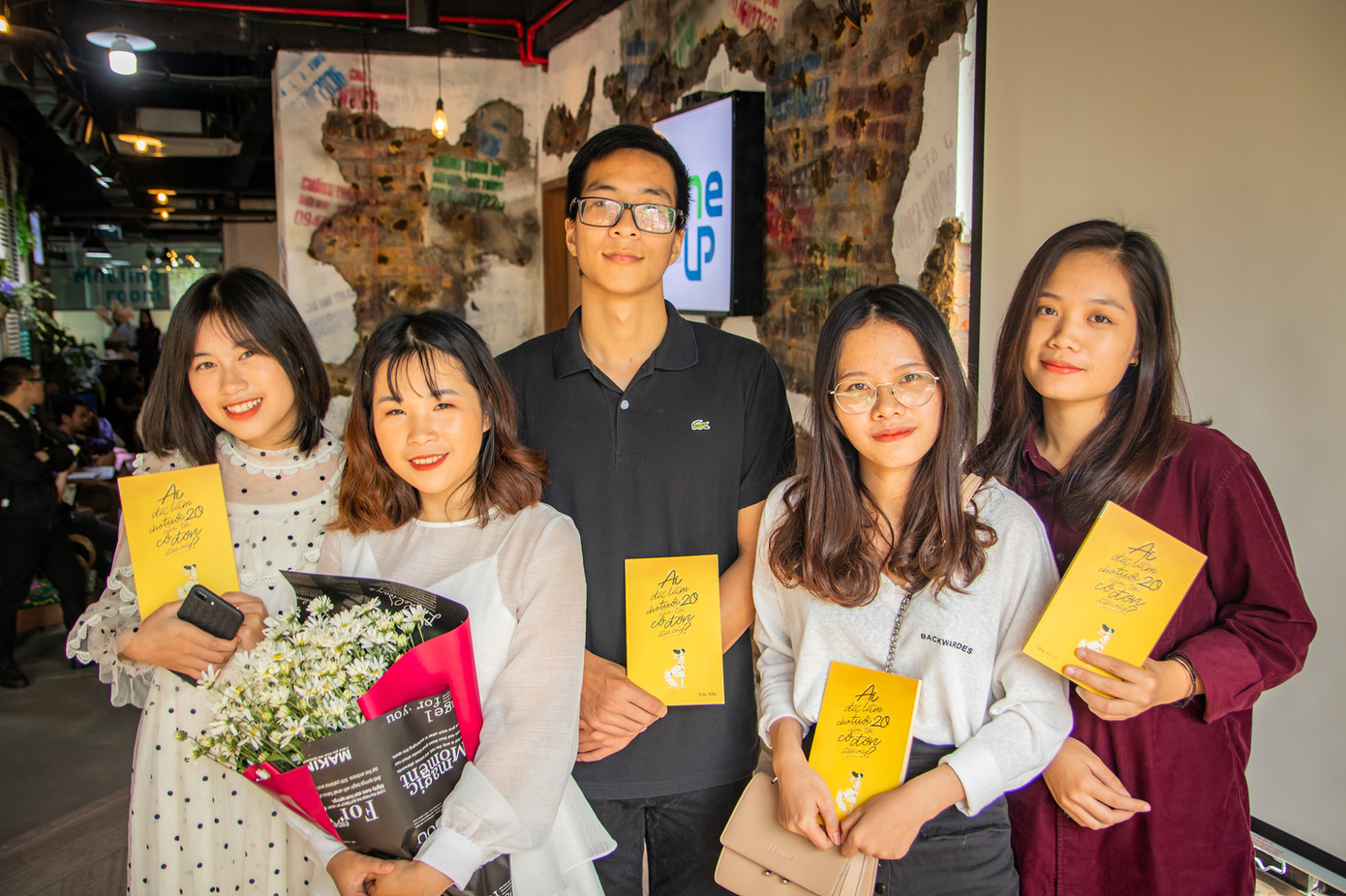 Đội ngũ thành lập A Crazy Mind.