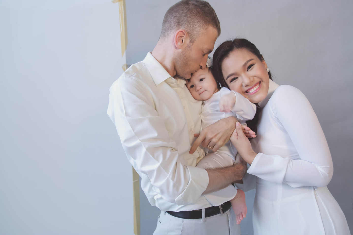 Phương Vy cho biết cô thần tượng chồng vì mỗi lần nói chuyện với anh cô đều học được rất nhiều điều.