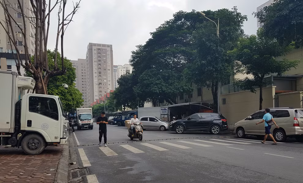 Cư dân lo sợ hạ tầng chung cư thành 'chợ' thuốc ảnh 1