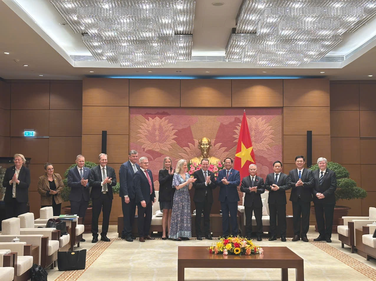 Đoàn công tác của Ủy ban Chính sách Đối ngoại của Quốc hội Đan Mạch thăm và làm việc tại Việt Nam. Đoàn công tác của Ủy ban Chính sách Đối ngoại của Quốc hội Đan Mạch thăm và làm việc tại Việt Nam.