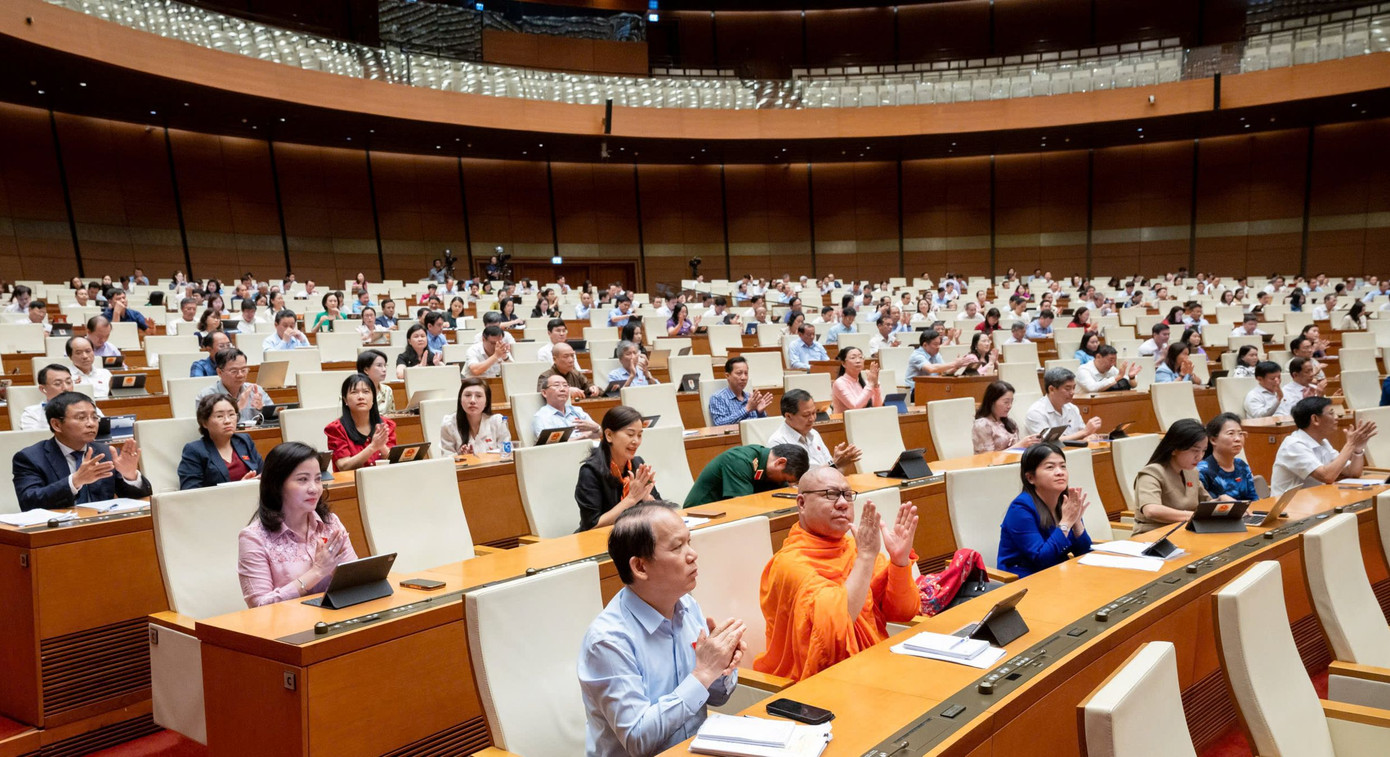 Quốc hội đã thông qua 8 nghị quyết quan trọng, cấp bách. Ảnh: QH