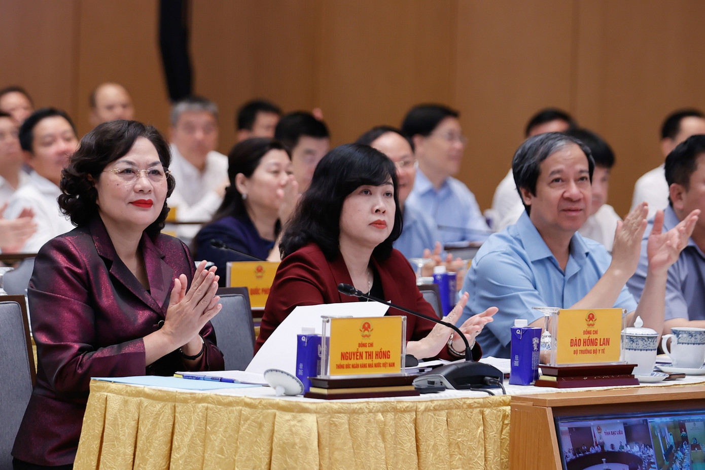 Lãnh đạo các bộ, ngành dự phiên họp. Ảnh: VGP/Nhật Bắc