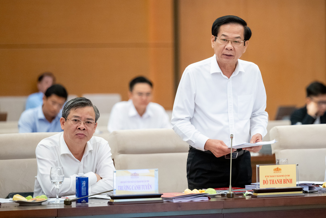 Bí thư thành phố Cần Thơ Đỗ Thanh Bình báo cáo tại cuộc làm việc. Ảnh: QH Bí thư thành phố Cần Thơ Đỗ Thanh Bình báo cáo tại cuộc làm việc. Ảnh: QH