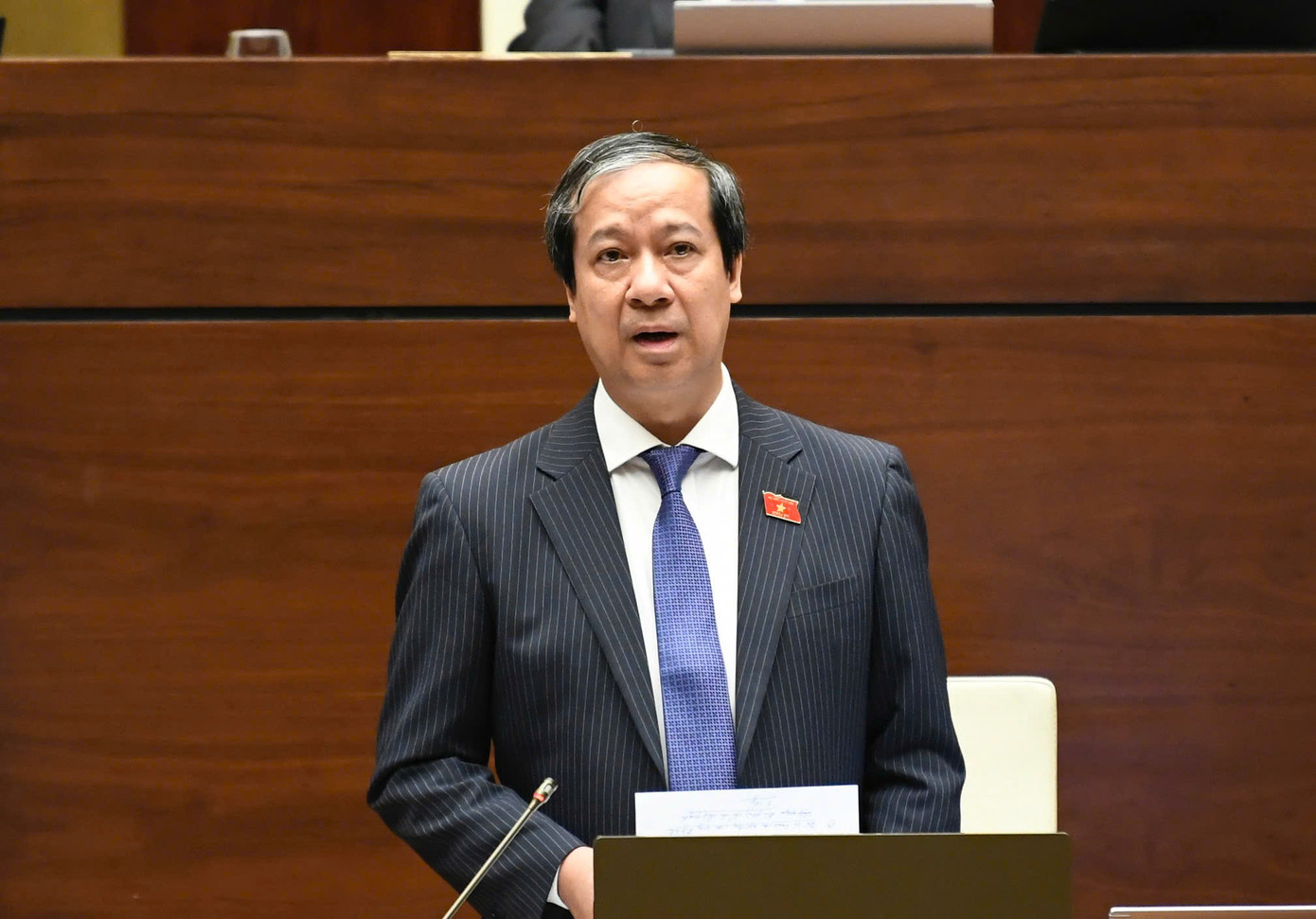 Bộ trưởng GD&ĐT Nguyễn Kim Sơn tại phiên thảo luận ngày 6/5. (Ảnh: Như Ý) Bộ trưởng GD&ĐT Nguyễn Kim Sơn tại phiên thảo luận ngày 6/5. (Ảnh: Như Ý)