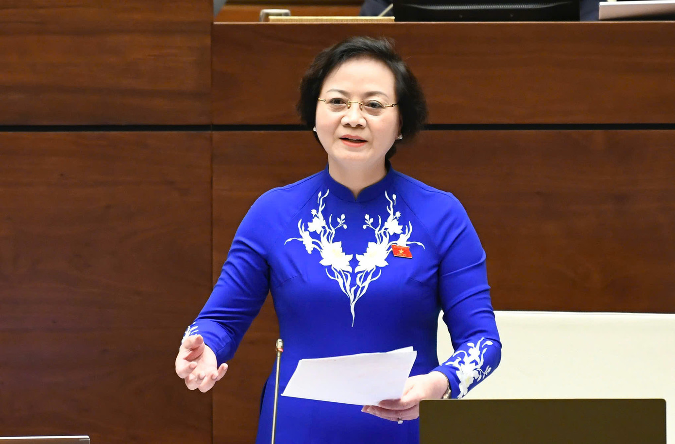 Bộ trưởng Nội vụ Phạm Thị Thanh Trà tiếp thu, giải trình. Ảnh: Như Ý Bộ trưởng Nội vụ Phạm Thị Thanh Trà tiếp thu, giải trình. Ảnh: Như Ý