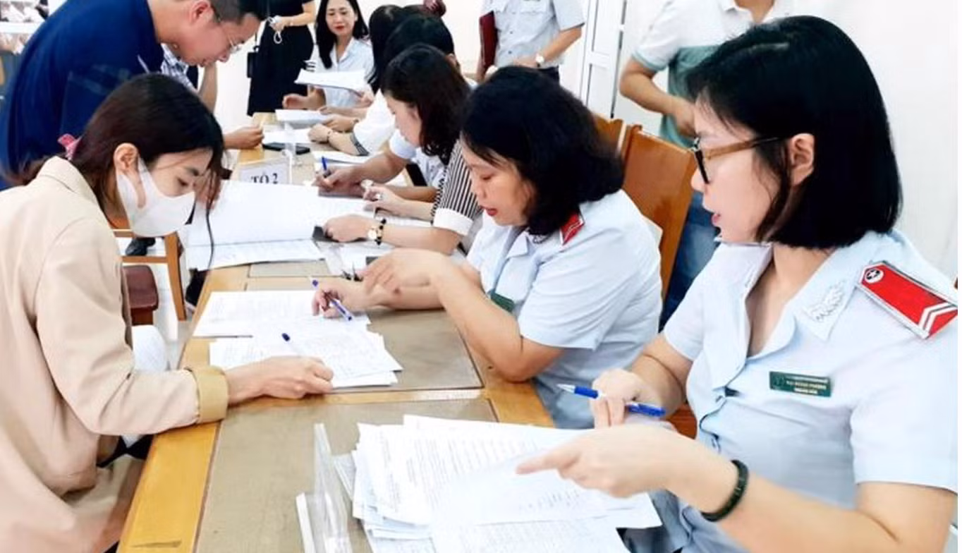 Bổ sung thêm hình thức kỷ luật với cán bộ, công chức trong thi hành pháp luật về xử lý vi phạm hành chính (Ảnh minh họa) Bổ sung thêm hình thức kỷ luật với cán bộ, công chức trong thi hành pháp luật về xử lý vi phạm hành chính (Ảnh minh họa)