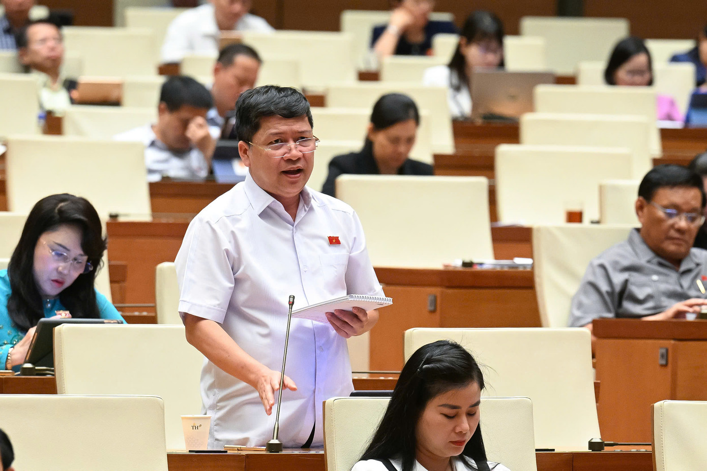 Đại biểu Tạ Văn Hạ. Ảnh: QH