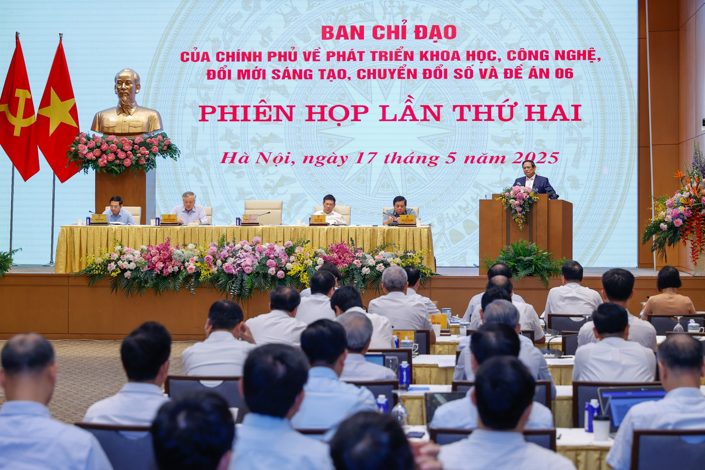 Thủ tướng Phạm Minh Chính phát biểu tại phiên họp. Ảnh: Nhật Bắc Thủ tướng Phạm Minh Chính phát biểu tại phiên họp. Ảnh: Nhật Bắc
