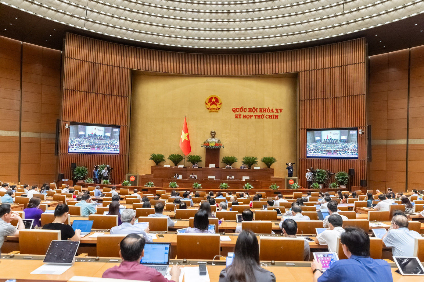 Hôm nay, Quốc hội sẽ biểu quyết thông qua hai dự thảo nghị quyết. Ảnh: Như Ý