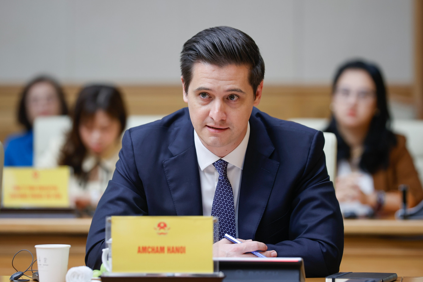 Chủ tịch Phòng thương mại Hoa Kỳ tại Hà Nội phát biểu. Ảnh: Nhật Bắc Chủ tịch Phòng thương mại Hoa Kỳ tại Hà Nội phát biểu. Ảnh: Nhật Bắc