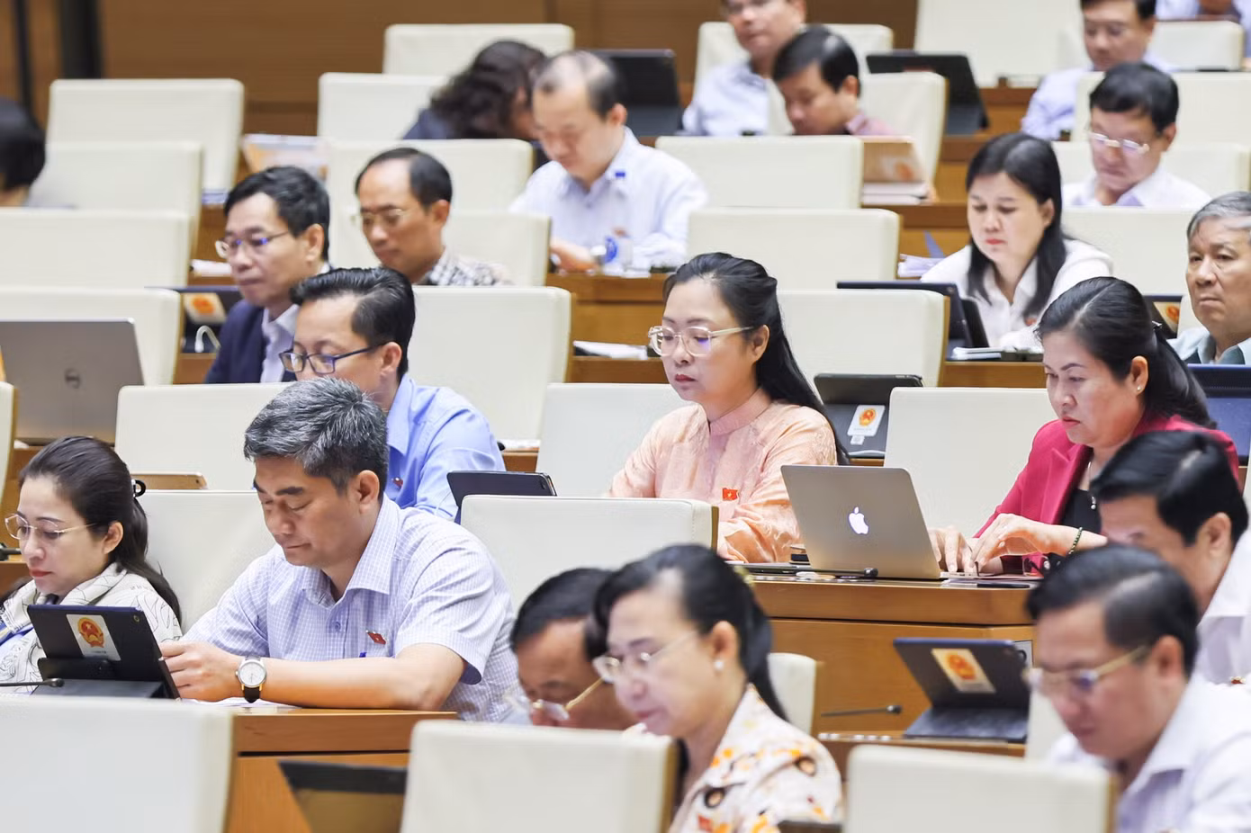 Quốc hội sẽ nghe tờ trình về việc rút ngắn nhiệm kỳ Quốc hội khoá XV. Ảnh: Như Ý