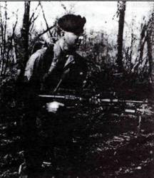 Thiết bị phát hiện người ẩn nấp Е-63 “people sniffer”	