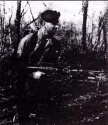 Thiết bị phát hiện người ẩn nấp Е-63 “people sniffer”	