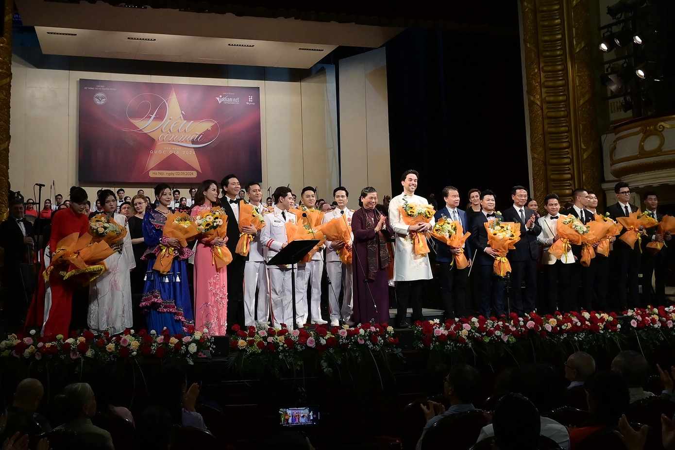 Hòa nhạc Điều còn mãi đã trở thành hoạt động kỷ niệm Quốc khánh đầy ý nghĩa và quen thuộc với khán giả mộ điệu. Ảnh: BTC. Hòa nhạc Điều còn mãi đã trở thành hoạt động kỷ niệm Quốc khánh đầy ý nghĩa và quen thuộc với khán giả mộ điệu. Ảnh: BTC.