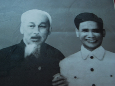 Bác Hồ với ông Kim Ngọc