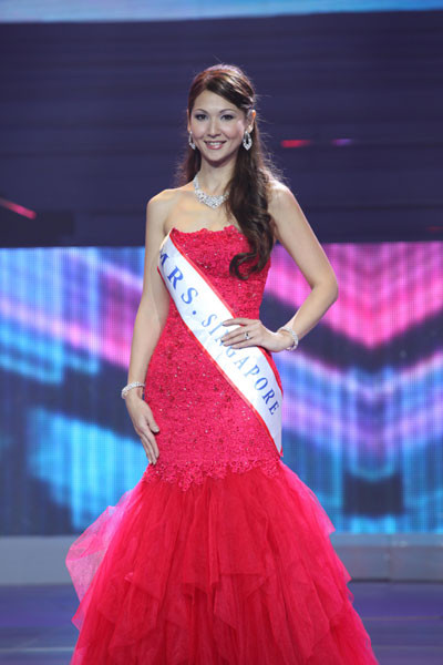 Kết quả chung cuộc, quý bà Singapore giành ngôi Á hậu 2