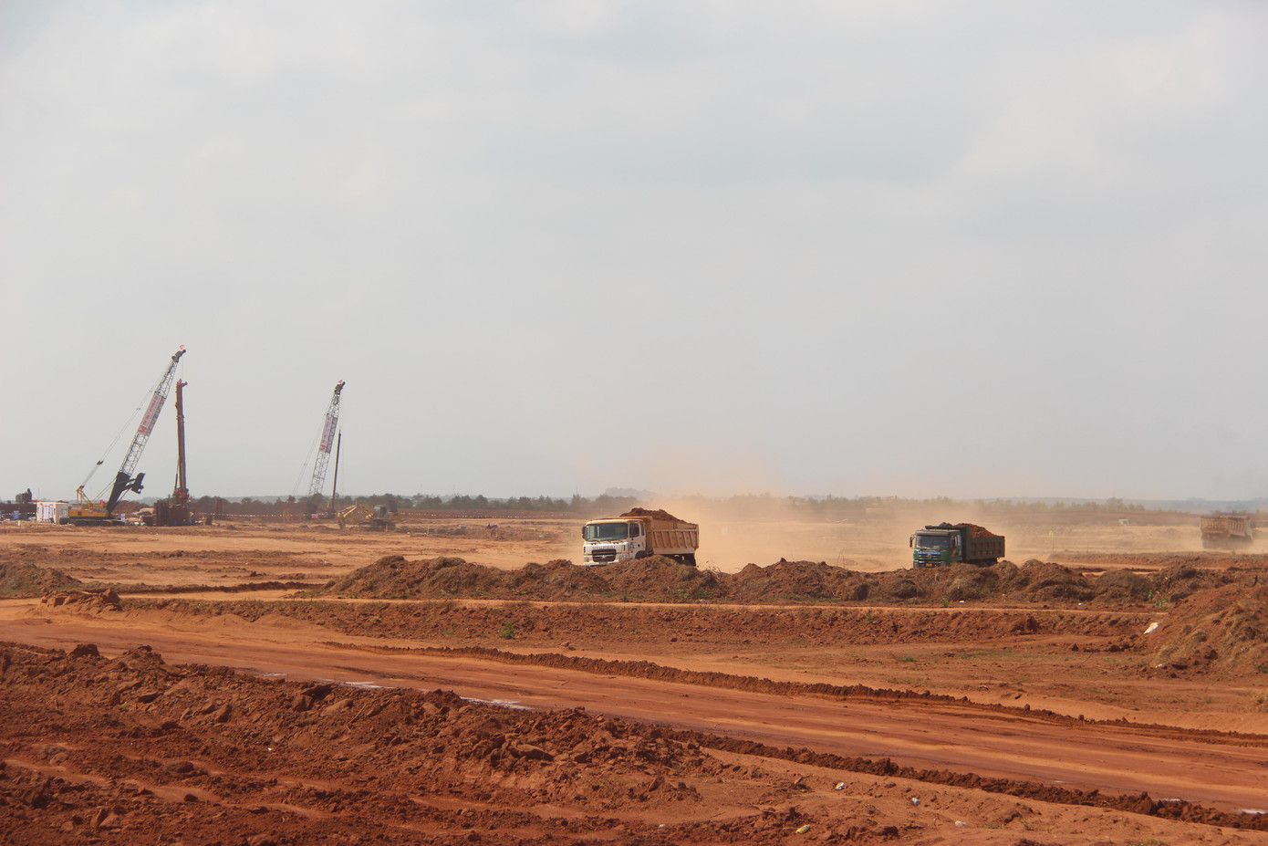 Đóng cọc móng và san lấp mặt bằng sân bay Long thành Đóng cọc móng và san lấp mặt bằng sân bay Long thành