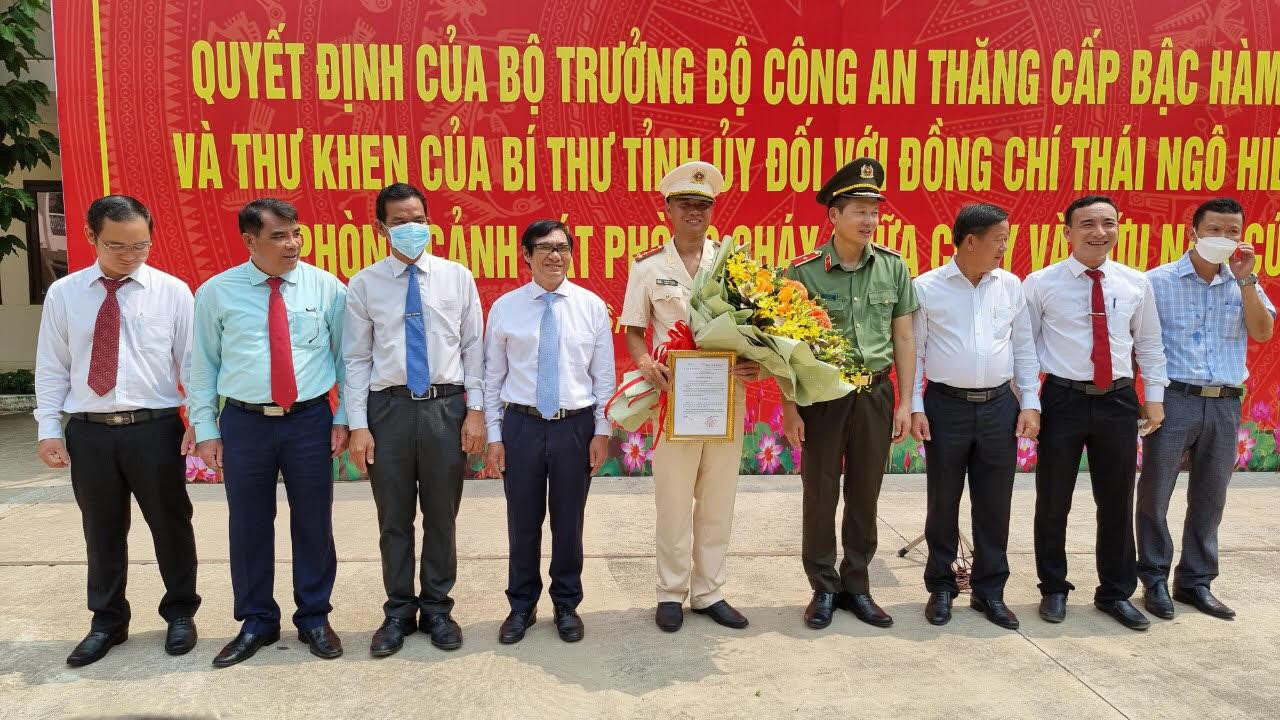 Lễ trao quyết định thăng cấp hàm cho Trung úy Thái Ngô Hiếu