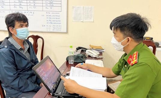 Cơ quan điều tra lấy lời khai đối tượng Ngô Nguyễn Đông Khoa