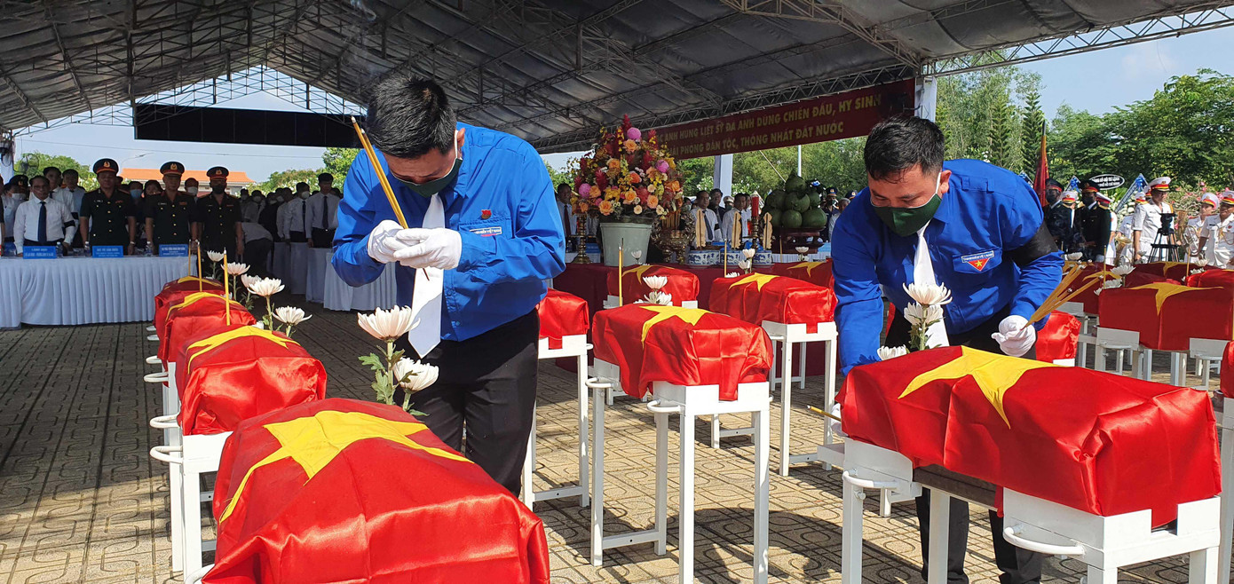 Lực lượng thanh niên tri ân liệt sĩ