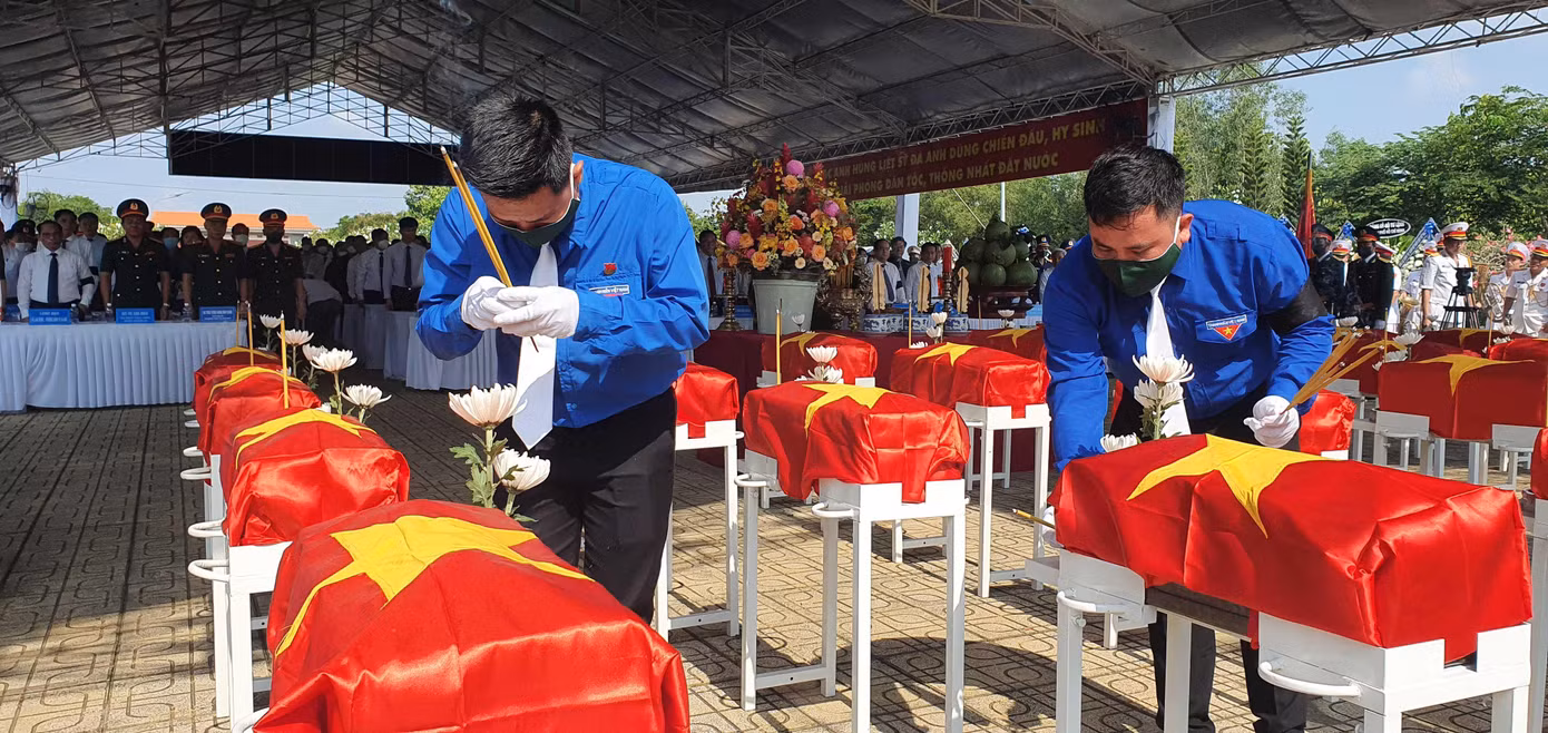 Lực lượng thanh niên tri ân liệt sĩ