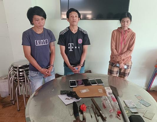 Các đối tượng mua bán ma túy và tàng trữ súng Các đối tượng mua bán ma túy và tàng trữ súng