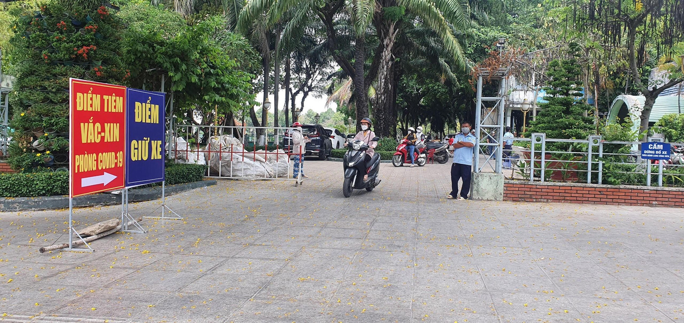 Điểm tiêm vắc xin tại công viên Điểm tiêm vắc xin tại công viên