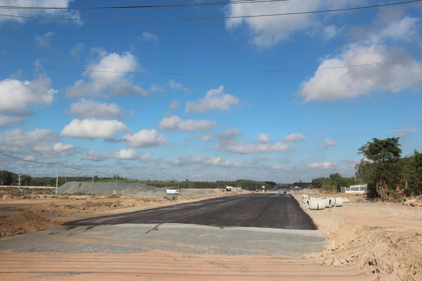 Đoạn kết nối với QL1A qua xã Xuân Tâm, huyện Xuân Lộc- ảnh MT Đoạn kết nối với QL1A qua xã Xuân Tâm, huyện Xuân Lộc- ảnh MT